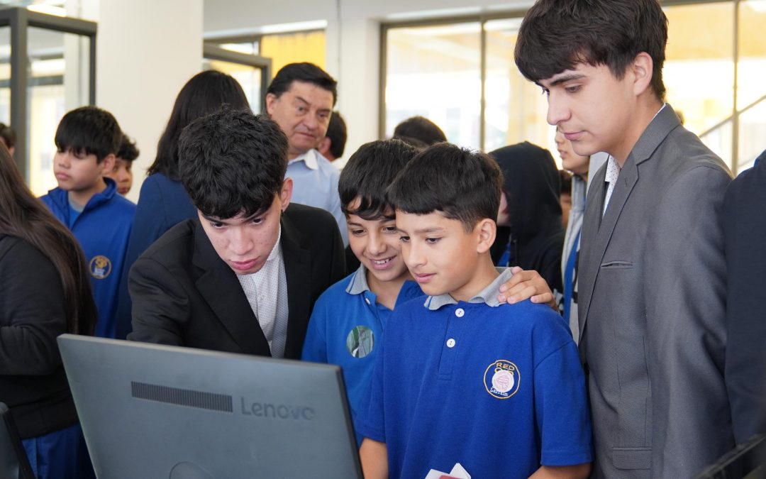 Estudiantes TP de Programación del Colegio Arturo Matte Larraín presentaron trabajos en feria escolar